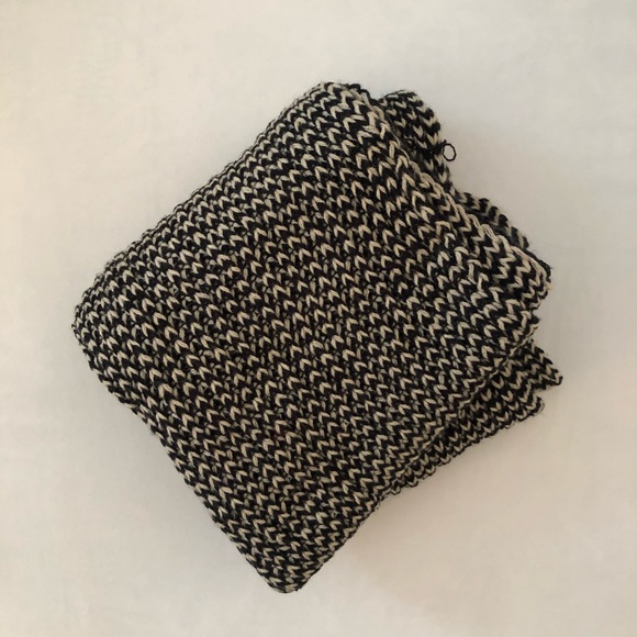Accessories - Chunky Knit Infinity Scarf